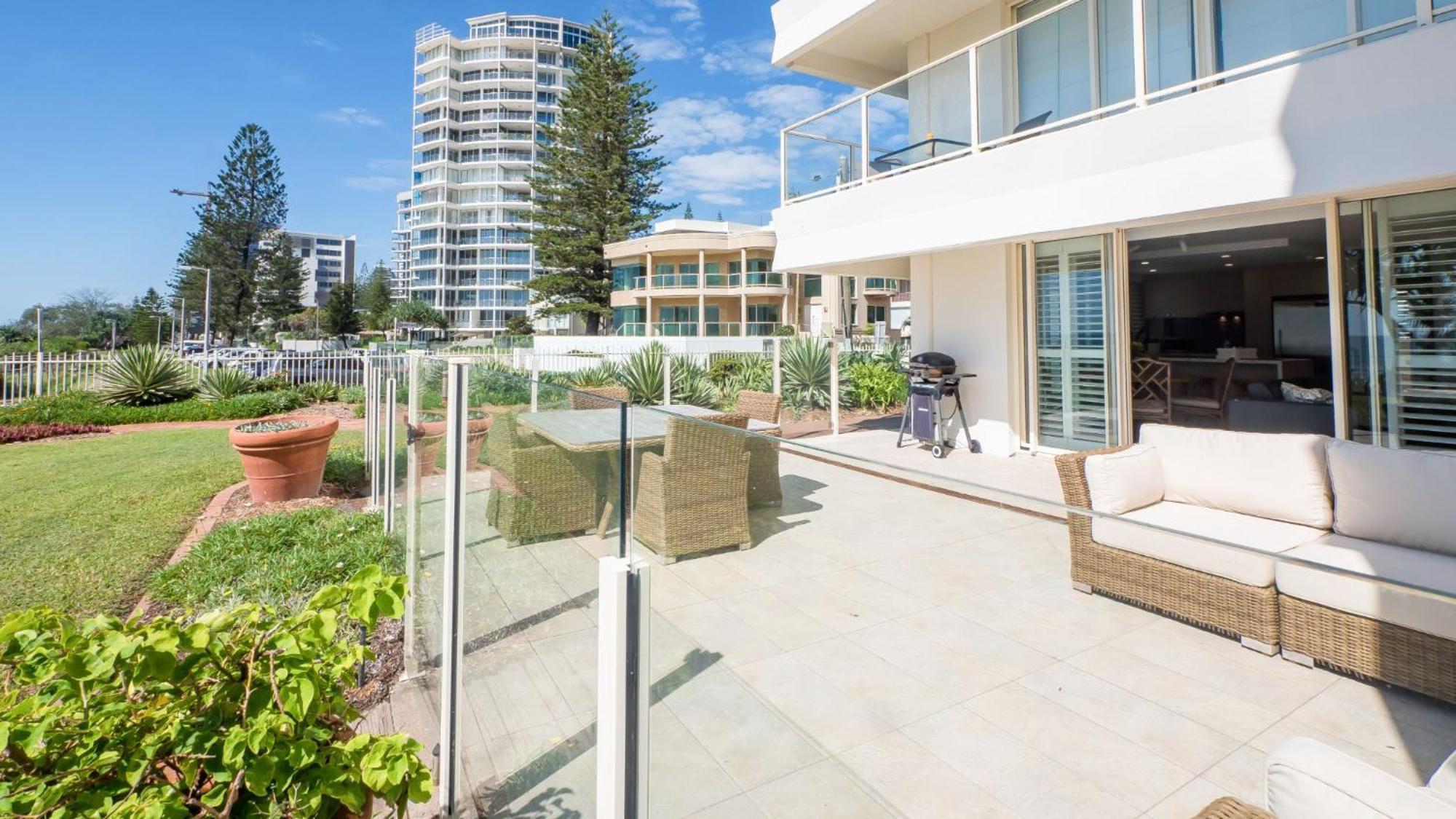 Viscount On The Beach Gold Coast Esterno foto